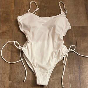 Shade & Shore Cream Women's One Piece Swimsuit